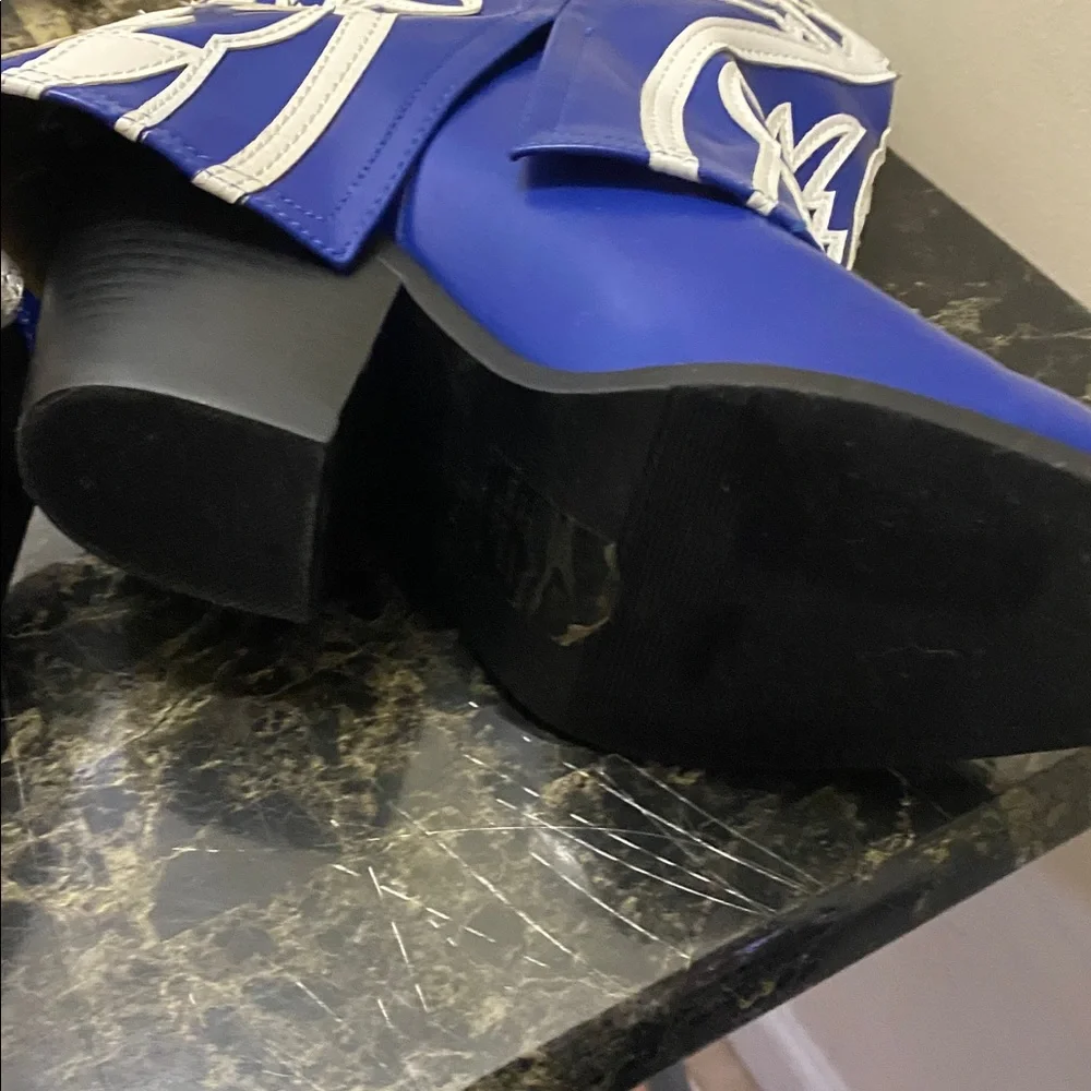 🔥Won’t Last🔥Azalea Wang Blue & White Western Embroidered Design Boots Size 9 EUC - Picture 7 of 9